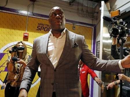 丹麦团队精神令人动容（丹麦队的团队精神感人至深）