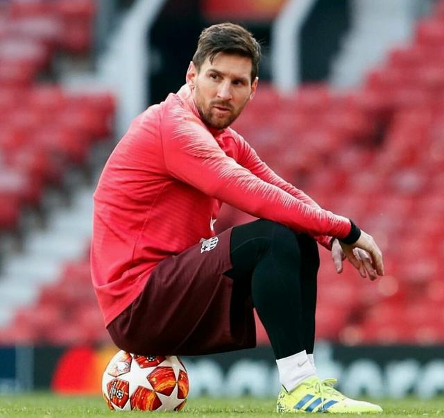 记者：萨拉赫确定不会随队出战国米，预计周六对阵布莱顿复出（记者：萨拉赫无缘随队战国米，预计周六对布莱顿复出）