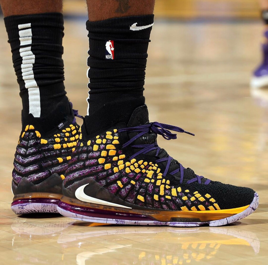 翟晓川三分5中4轰21分7板，创过去4年得分新高（翟晓川三分5投4中砍21分7板，刷新近四年个人得分新高）