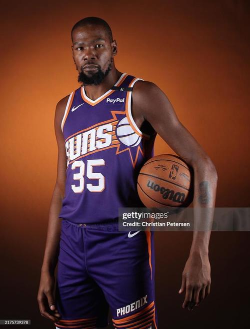 布兰特：我不是21岁了，需考虑未来；世界杯？我专注于多特（布兰特：不再是21岁，得为未来打算；世界杯？当下只专注多特）