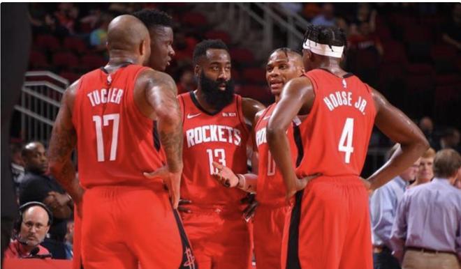 阿连德谈梅西解锁400助：真的意义非凡，非常荣幸参与其中（阿连德赞梅西达成400助攻里程碑：意义非凡，参与其中倍感荣幸）