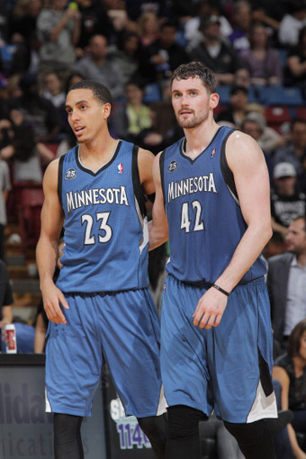 斯通斯&赖斯：英格兰10号位确实人才济济，是主帅甜蜜的烦恼（斯通斯与赖斯：英格兰10号位群星云集，主帅面临幸福的烦恼）