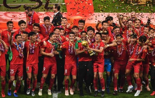 鲁媒：山东队4外援出征武汉，依木兰、陈泽仕已提前抵达（鲁媒称山东队四外援赶赴武汉，依木兰与陈泽仕已先行到达）