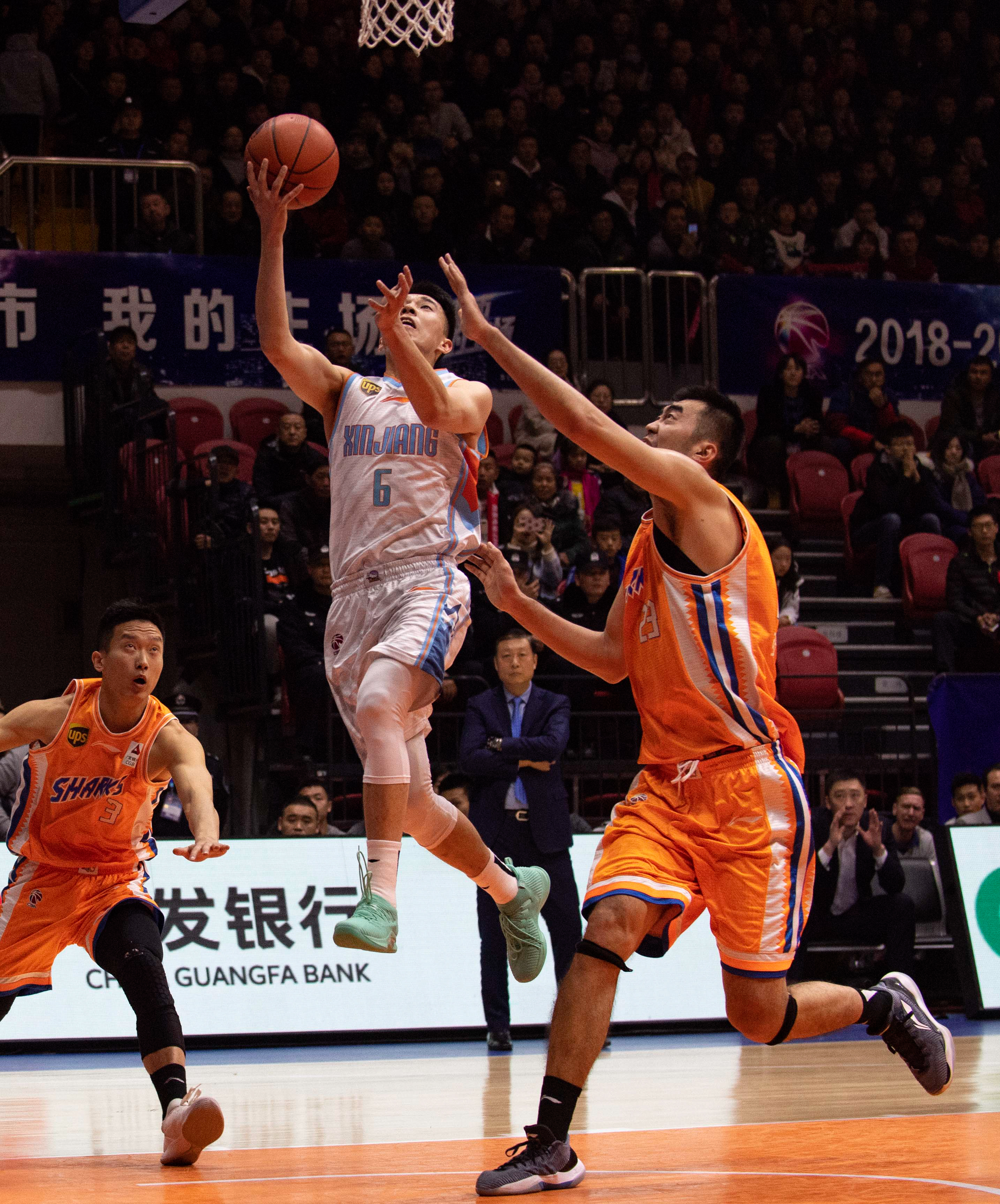 库普梅纳斯：我们想拿意杯冠军，但接下来要专注踢那不勒斯（库普梅纳斯：目标意杯夺冠，当下专注对阵那不勒斯）