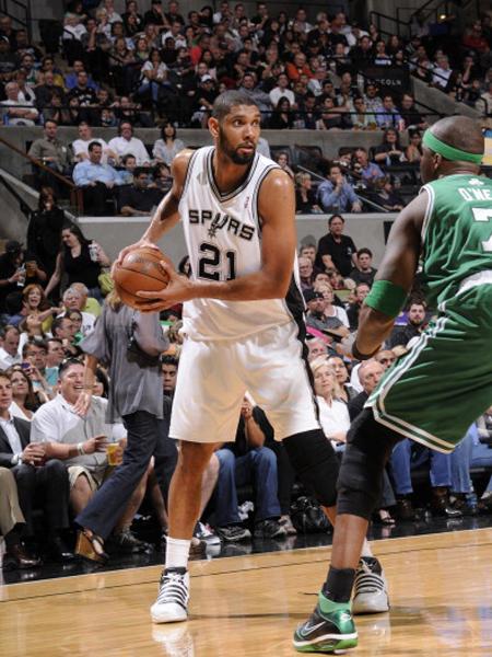 德转列巴拉圭球员历史身价前10：阿尔米隆第1，巴里奥斯上榜（德转公布巴拉圭球员历史身价TOP10：阿尔米隆居首，巴里奥斯入选）