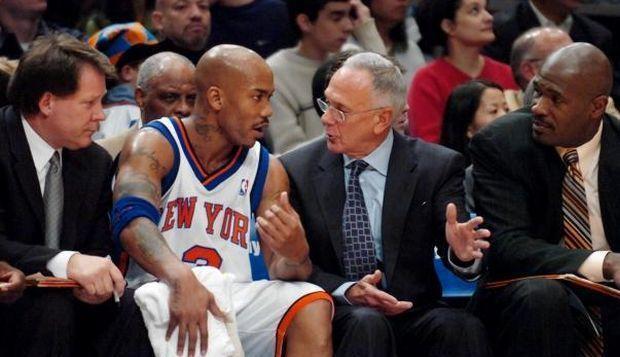 穆勒与梅西交手记录：穆勒正式比赛7胜1负，周末将...（穆勒对梅西交锋史：正式赛7胜1负，周末再度相逢）