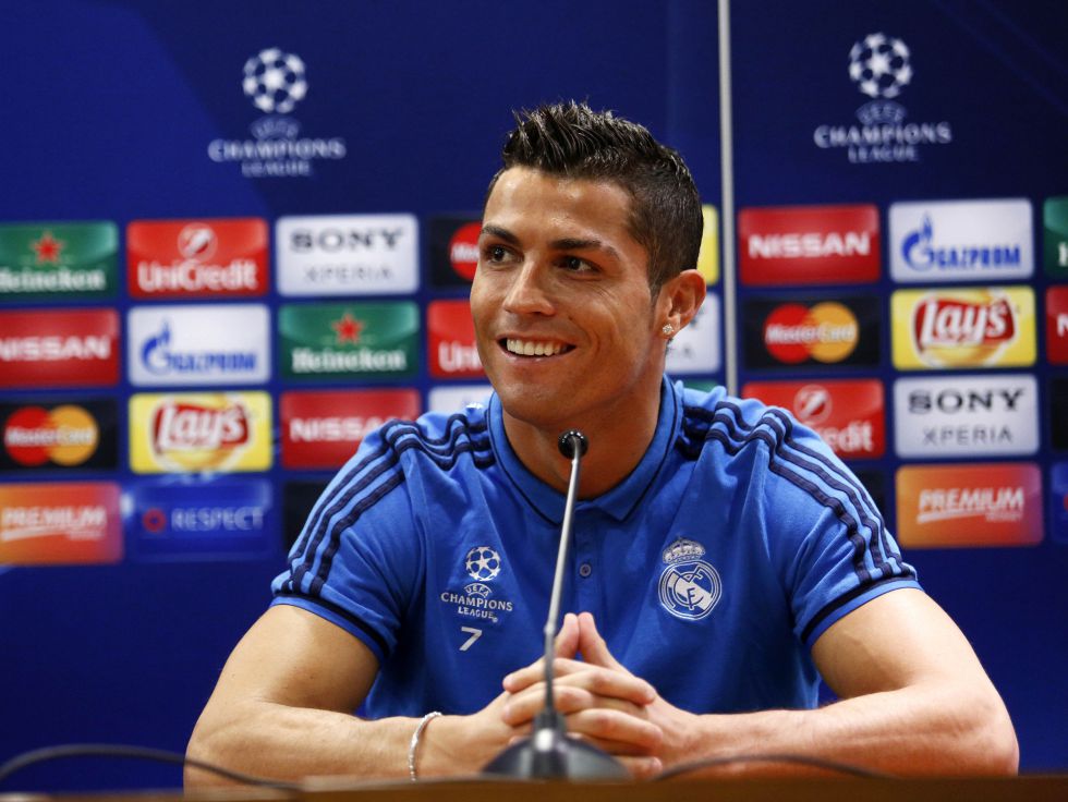 3-0！英超争冠格局骤变：神锋3场5球 12.1亿豪门3连胜落后枪手2分（3-0大捷！英超争冠形势生变：神锋近3战5球，12.1亿豪门三连胜距枪手仅2分）