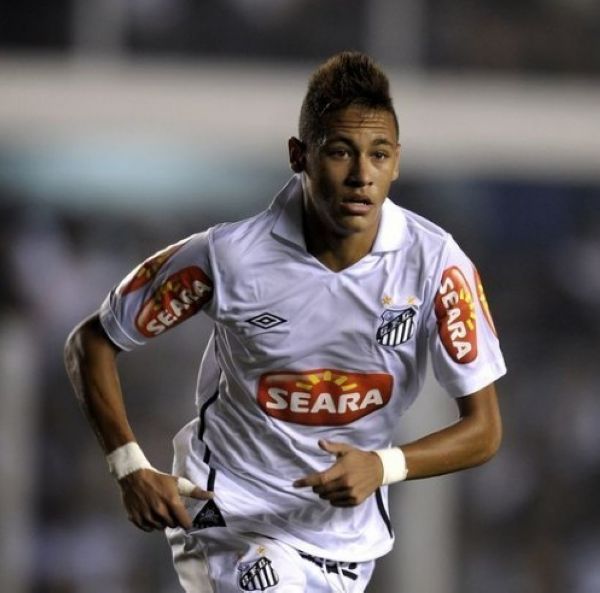 日职乙半场：翁长圣开场闪击，长崎成功丸暂1-0爱媛FC（J2联赛半场：翁长圣闪电破门，长崎成功丸暂以1-0领先爱媛FC）